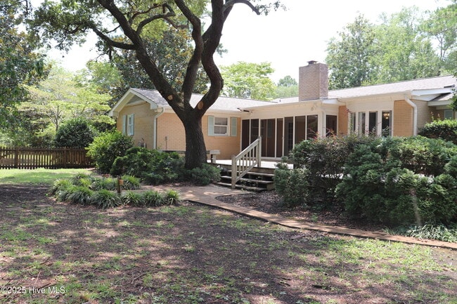 Building Photo - 207 Gemini Ct