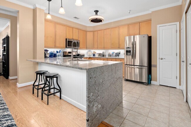 Building Photo - 440 Belmont Bay Dr