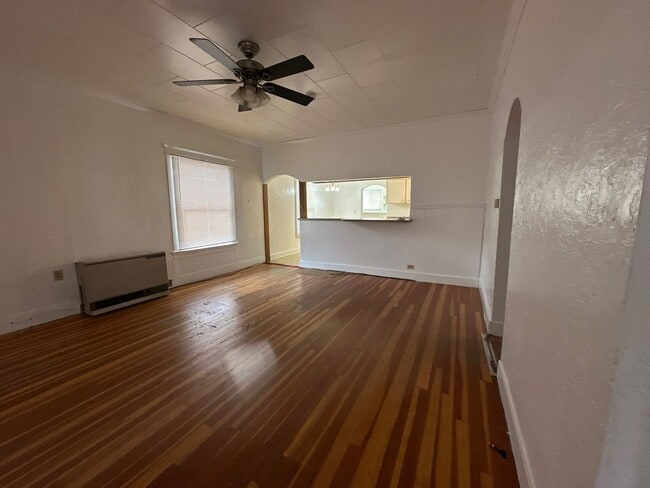 Building Photo - 1405 Canby St