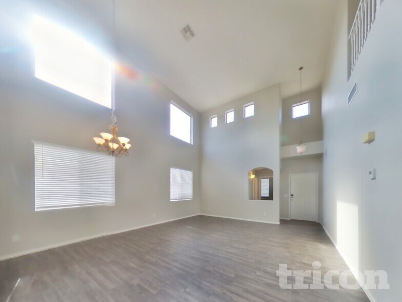 Building Photo - 42614 W Venture Rd