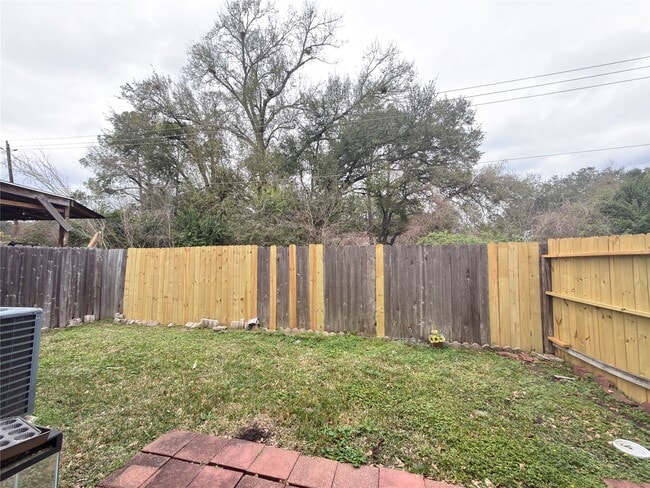 Building Photo - 10906 Panther Ct