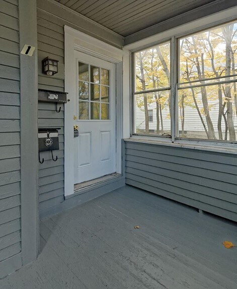 Building Photo - 876 Warren St