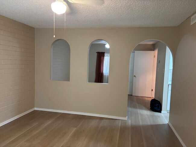 Building Photo - 7130 W Hazelwood St