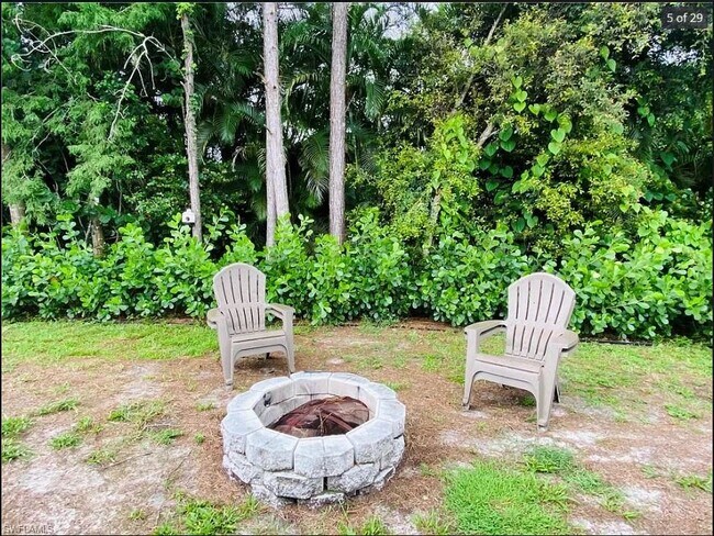 Building Photo - 4502 Parrot Ave