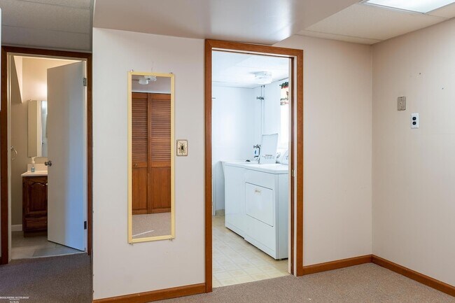 Building Photo - 14323 Mary Grove Dr