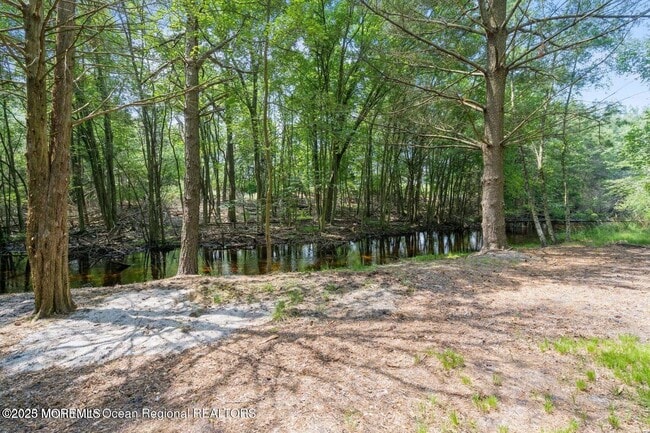 Building Photo - 15 Westbrook Dr