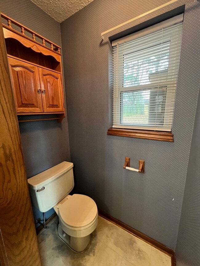 Building Photo - 203 Kimball Dr