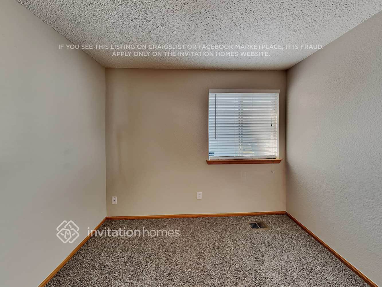 Building Photo - 8736 Greengrass Way