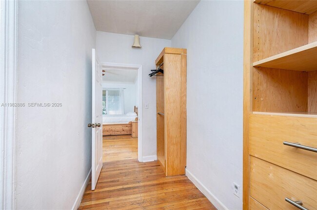 Building Photo - 830 Euclid Ave