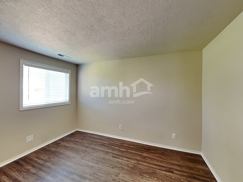 Building Photo - 4378 Northside Dr NE