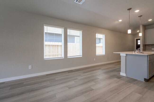 Building Photo - 18615 Century Pne Ln