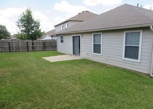 Building Photo - NEW ON MARKET