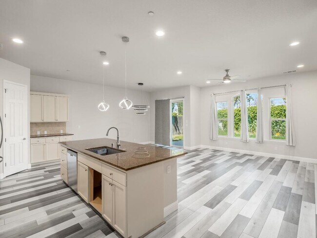 Building Photo - Beautifully Updated 4 Bedroom, 2.5 Bath in North Fresno