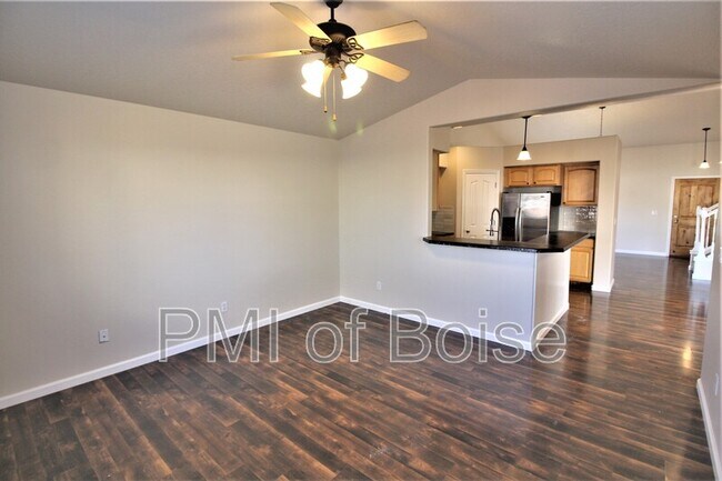 Building Photo - 6480 E Shellbrook Dr