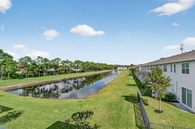 Building Photo - 4645 Meyerson Pl