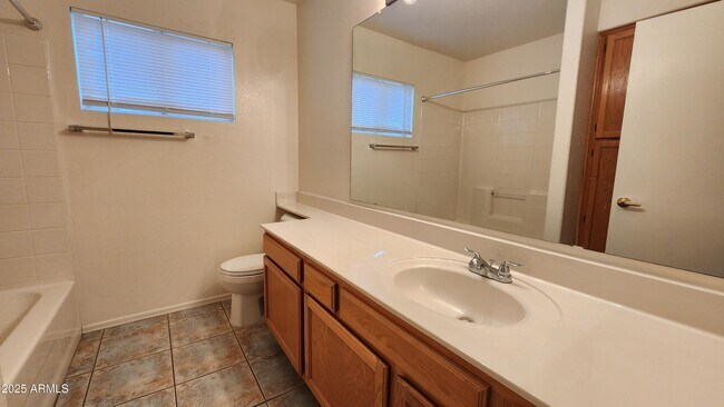 Building Photo - 6126 W Paradise Ln