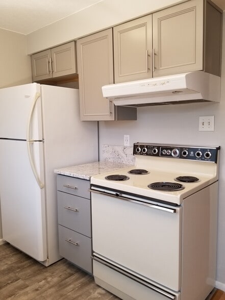 Building Photo - 1030 Davidson Dr