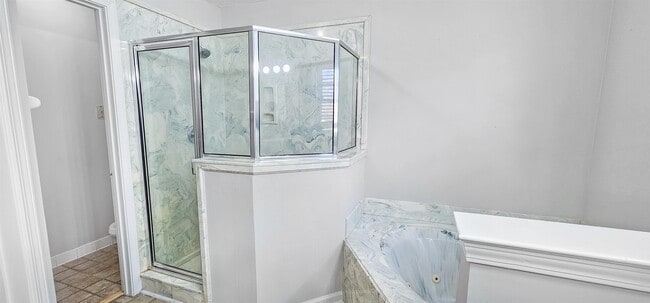 Building Photo - 4299 Gin Wade Cove