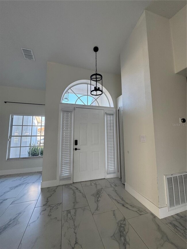 Building Photo - 2652 Hawthorne Ln