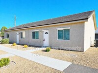 Building Photo - 1121 Sixshooter Ave