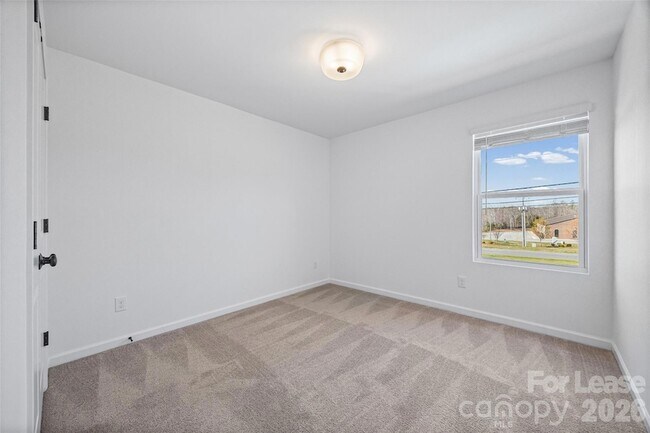 Building Photo - 512 Station St