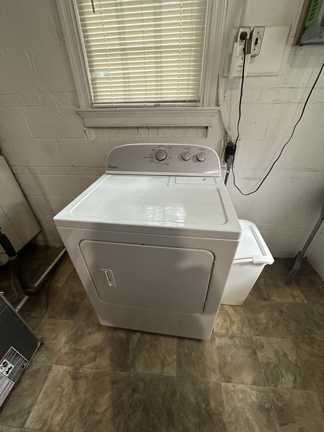 Building Photo - 5004 Patterson Ave