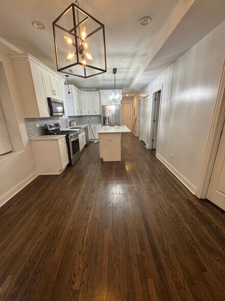 Building Photo - 1420 S 49th Ave