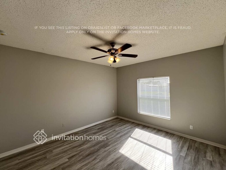 Building Photo - 1385 SE Proctor Ln