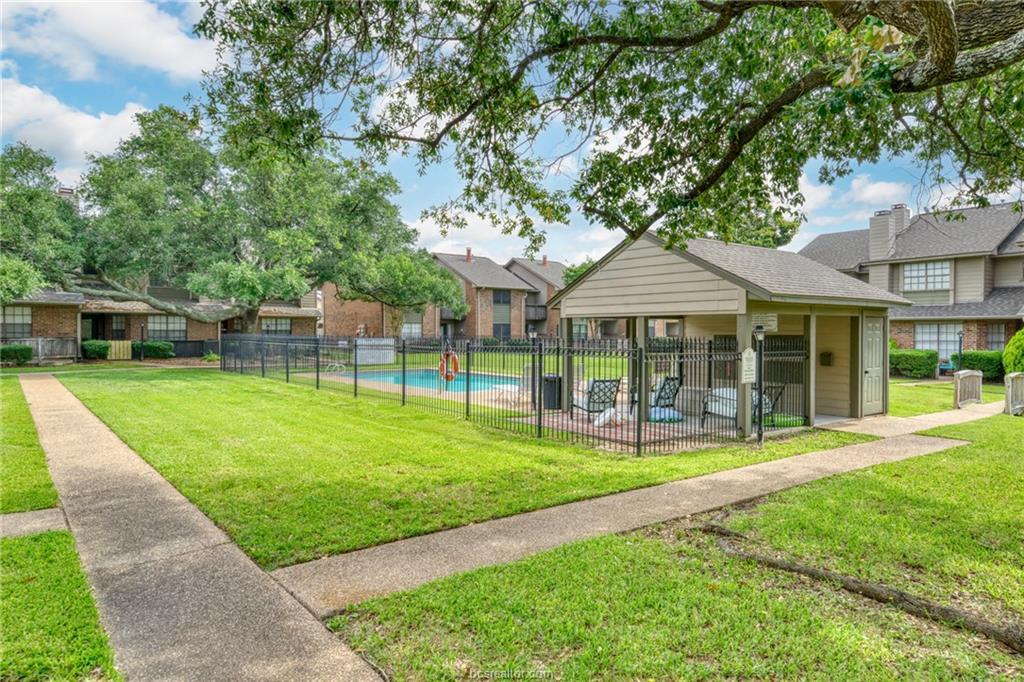 Building Photo - 2400 Longmire Dr