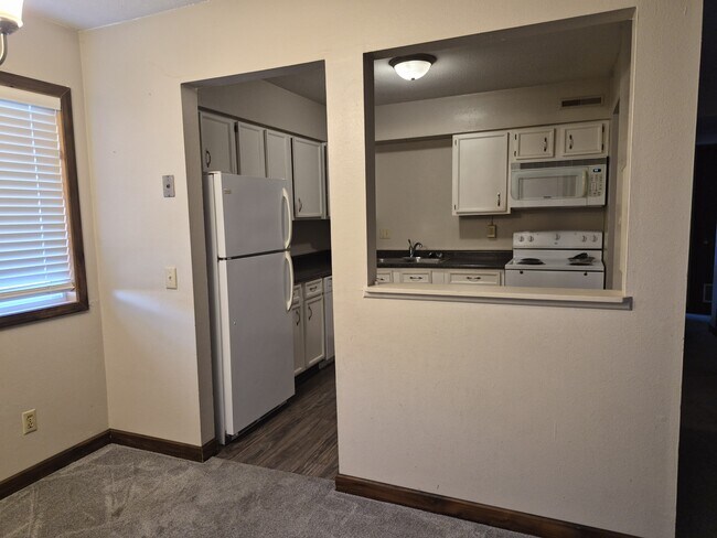 Building Photo - 2140 Edgewood Rd NW