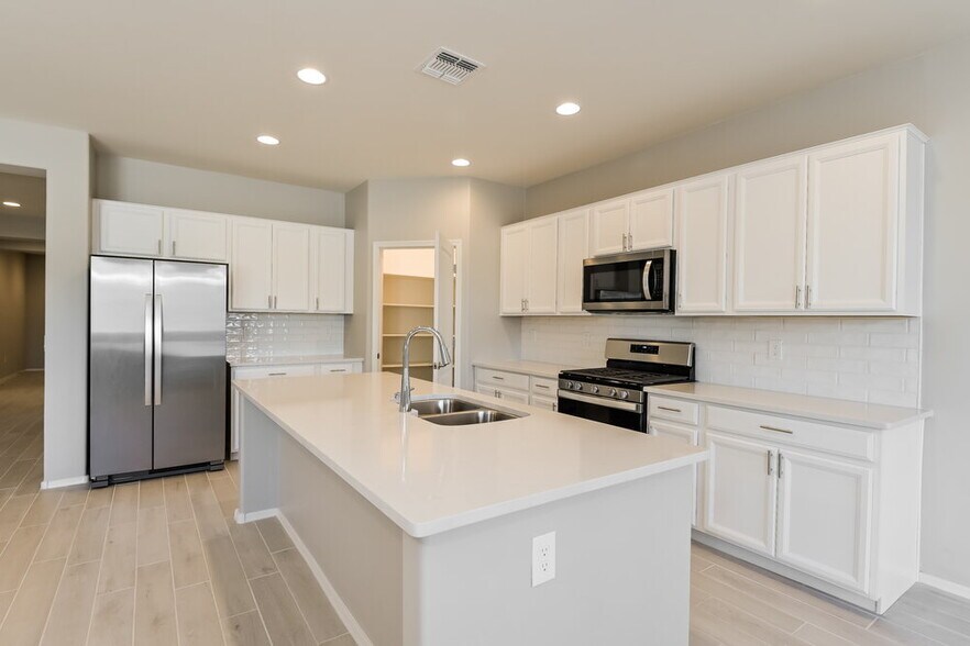 Building Photo - 13875 E Silver Pne Trl