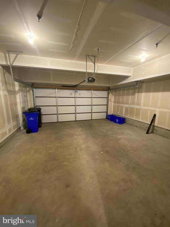 Building Photo - 16356 Columbus Ave