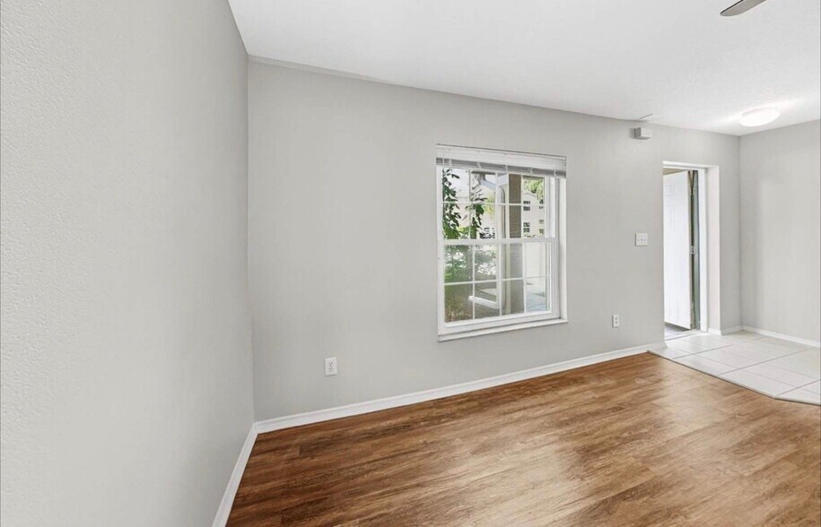 Building Photo - 13933 Jacobson Dr