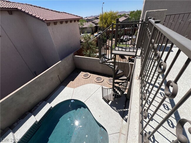 Building Photo - 9460 Glendora Valley St