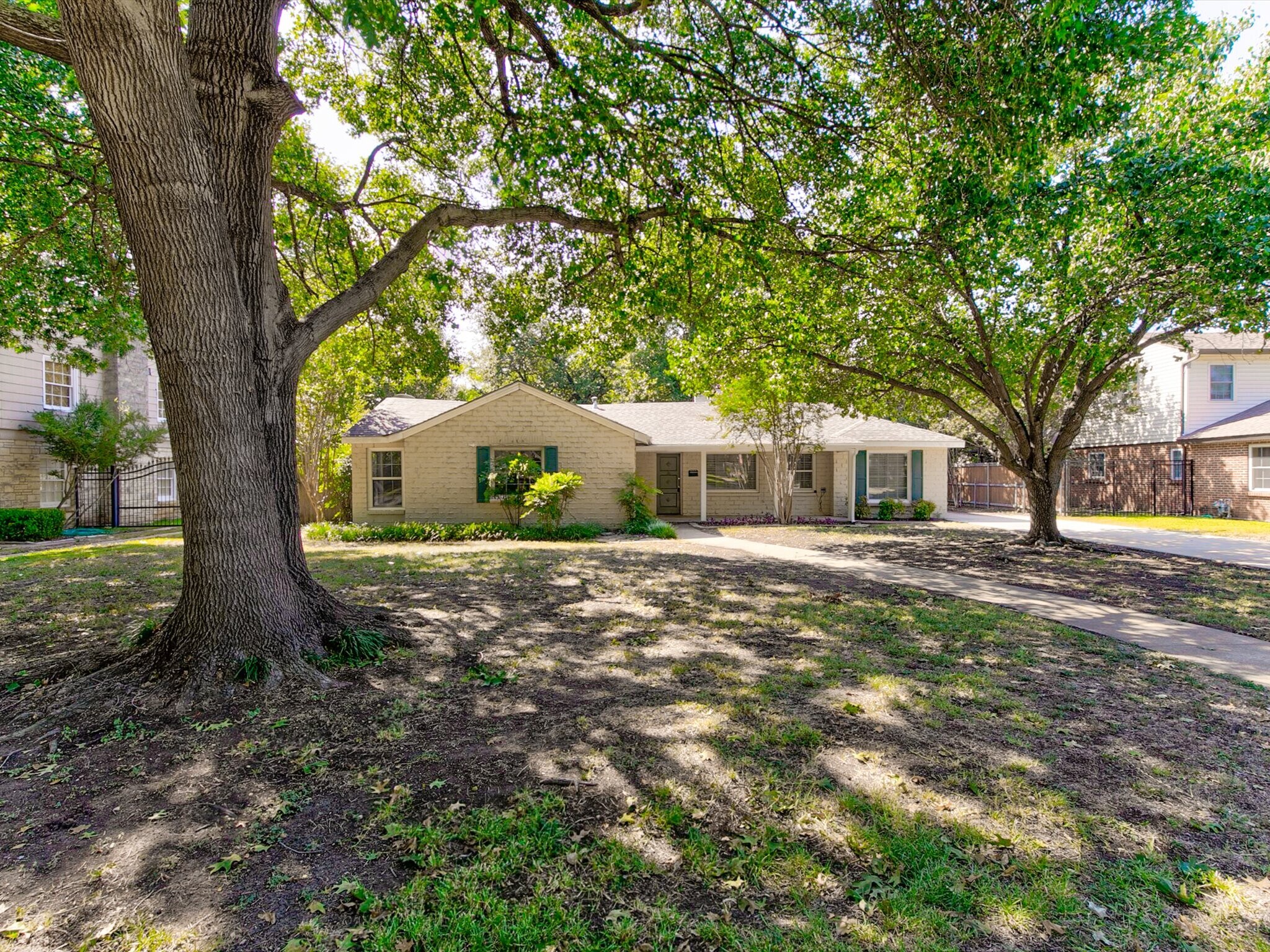 Building Photo - 3727 W Biddison St