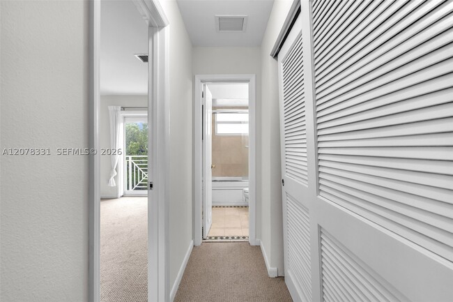 Building Photo - 255 Sunrise Dr