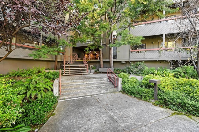 Building Photo - 820 Sea Spray Ln