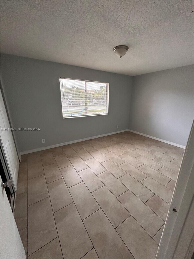 Building Photo - 2091 Ilene Ct