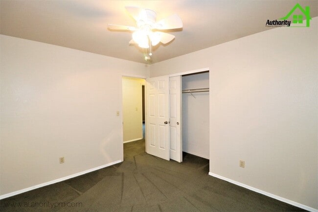Building Photo - 2882 Sandstone Dr