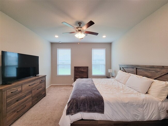 Building Photo - 24811 Crimson Pine Dr
