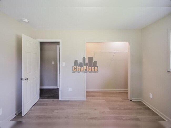 Building Photo - 7504 Honnen Dr N