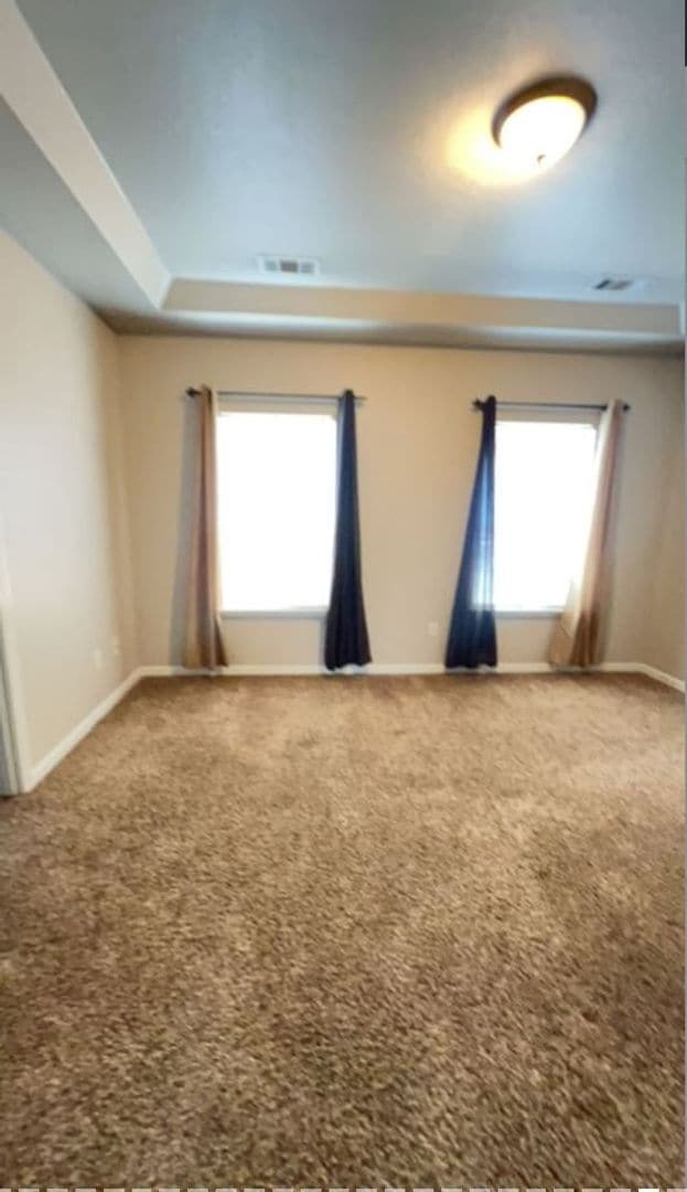 Building Photo - 3 bed 2 bath with Garage, Yard & Laundry