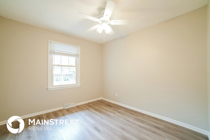 Building Photo - 2420 NW 4th St