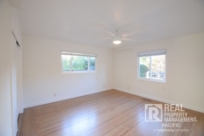 Building Photo - 3-Bedroom Retreat with Expansive Backyard ...