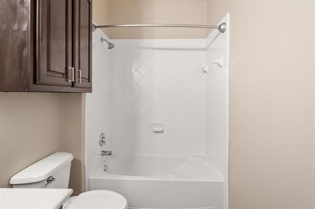 Building Photo - 1810 Sanderlain Ln