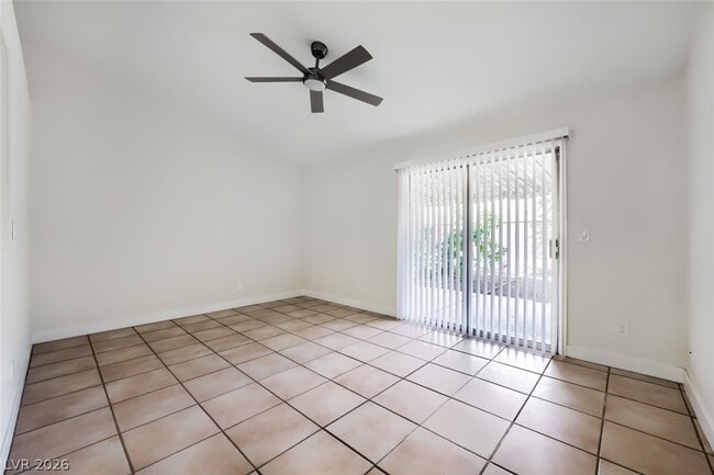 Building Photo - 2709 Camphor Tree St