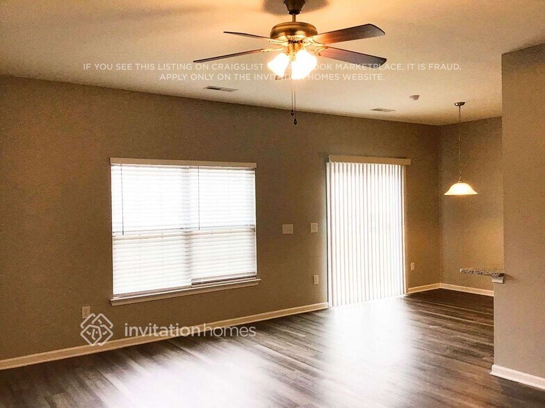 Building Photo - 1009 King Fisher Way