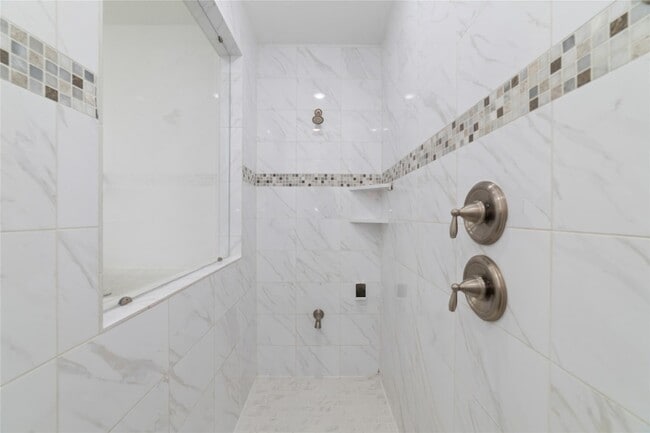 Building Photo - 11635 Glendale Rise Ln