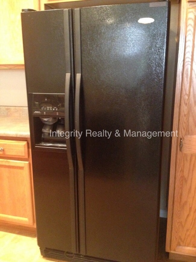 Building Photo - 1381 Royal Troon Dr
