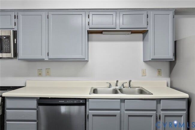 Building Photo - 7604 Roscommon Ct